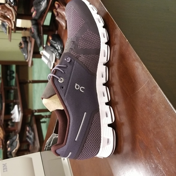 🆕️On cloud running shoes NWB - Picture 5 of 12